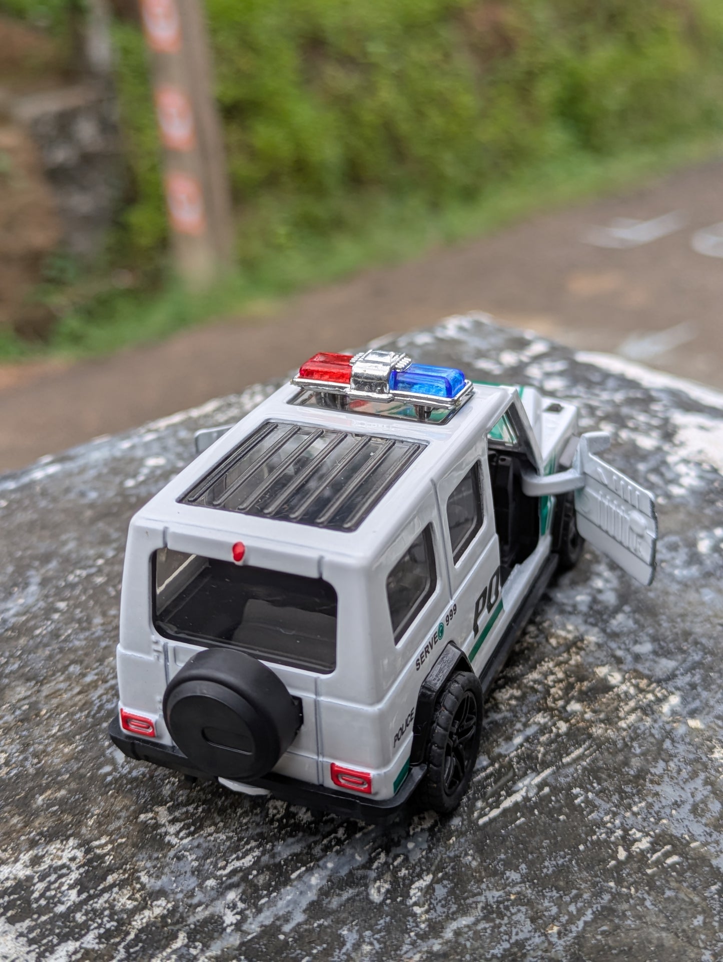 Die-cast Model Metal Body Police Vehicle Door Openable