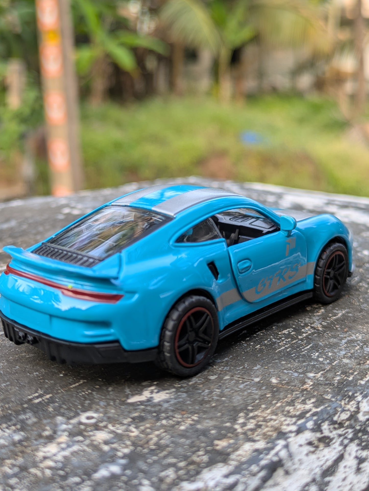 Die-Cast Metal Cars Scale Model Door Openable