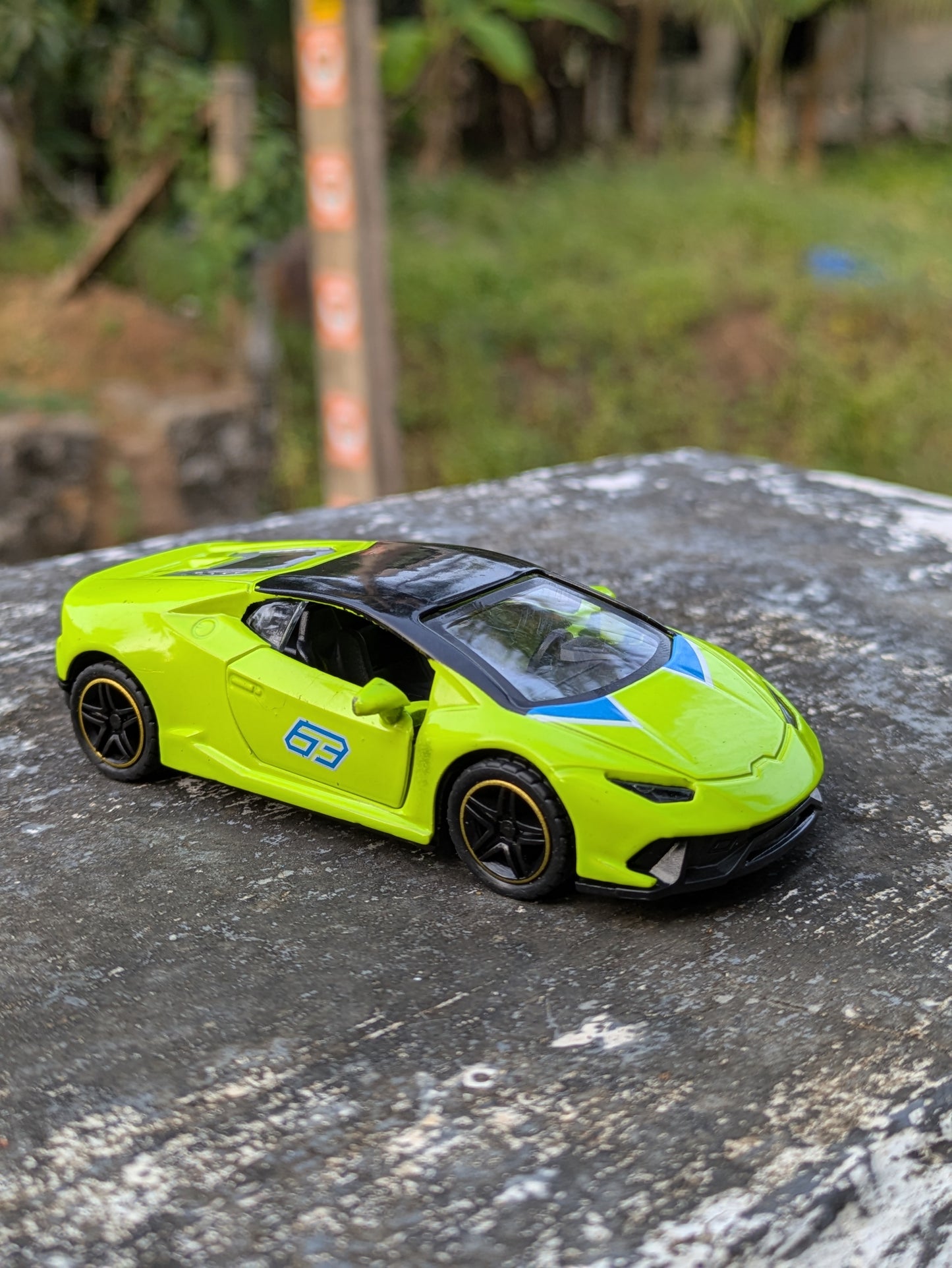 Die-Cast Metal Cars Scale Model Door Openable