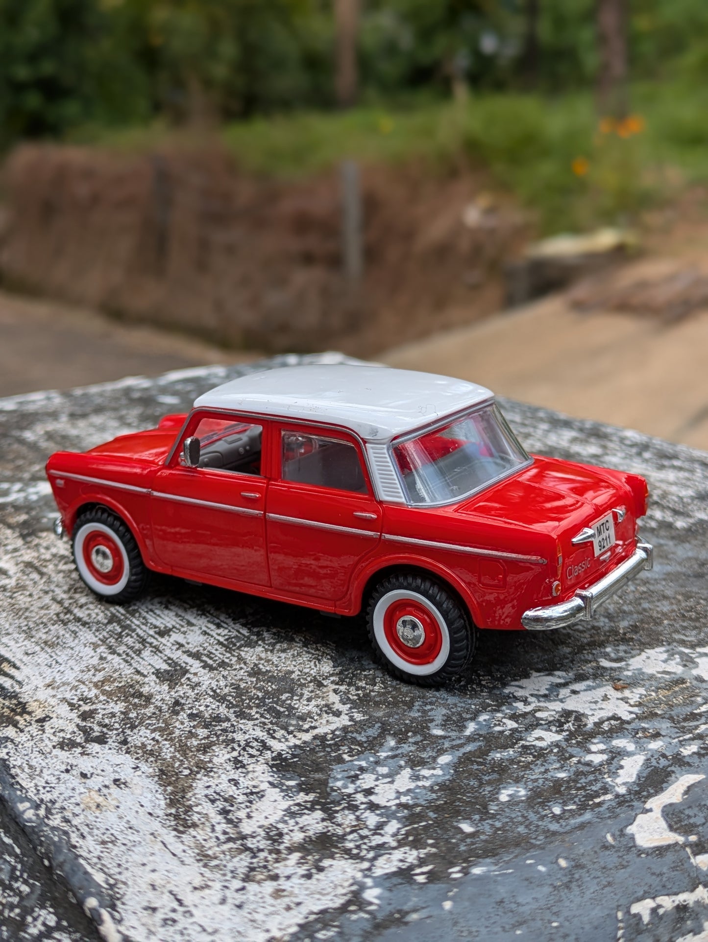 Die-cast Model Premier Padmini Hard Plastic Body Door Openable