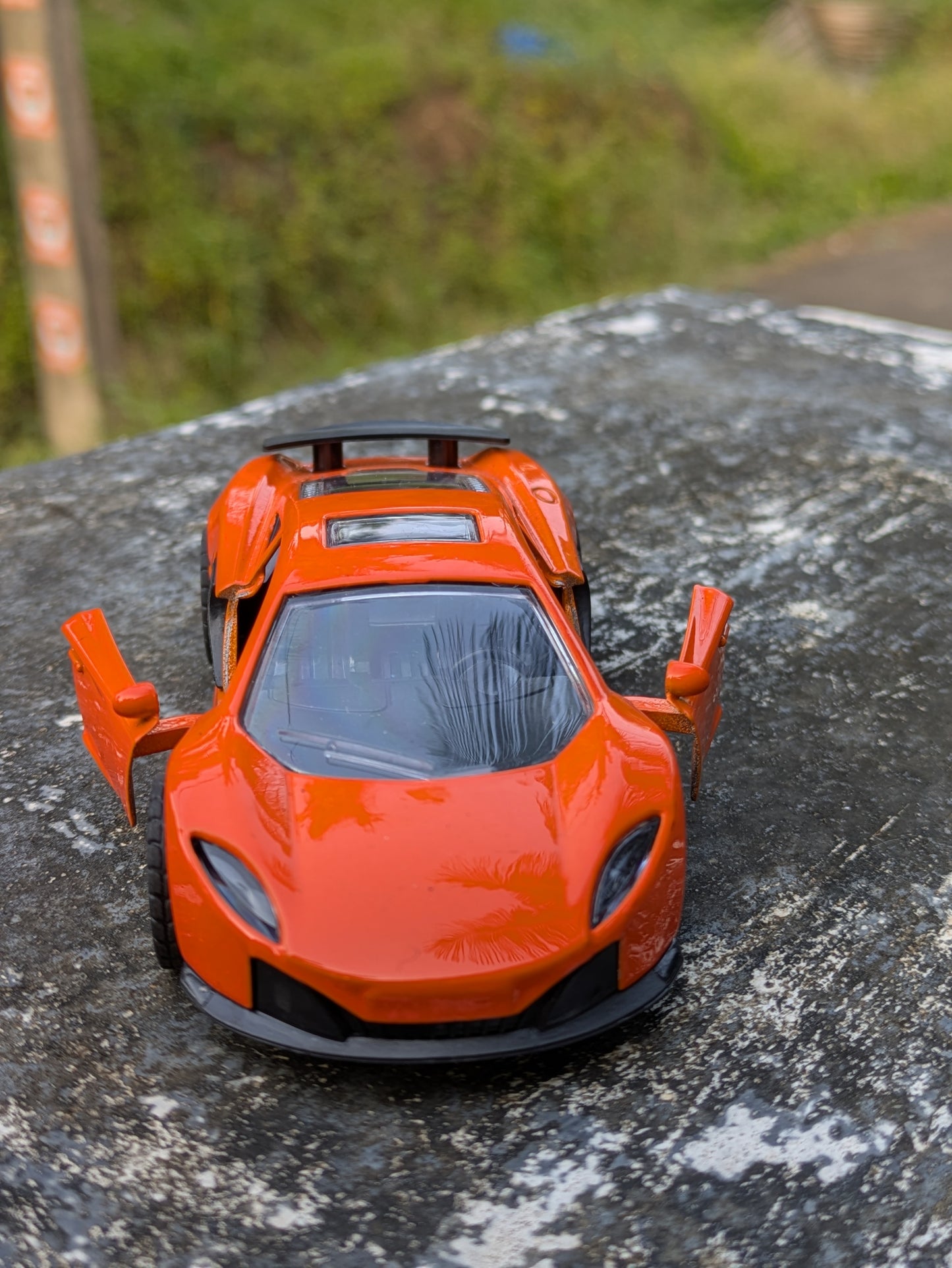 Die-Cast Metal Cars Scale Model Door Openable