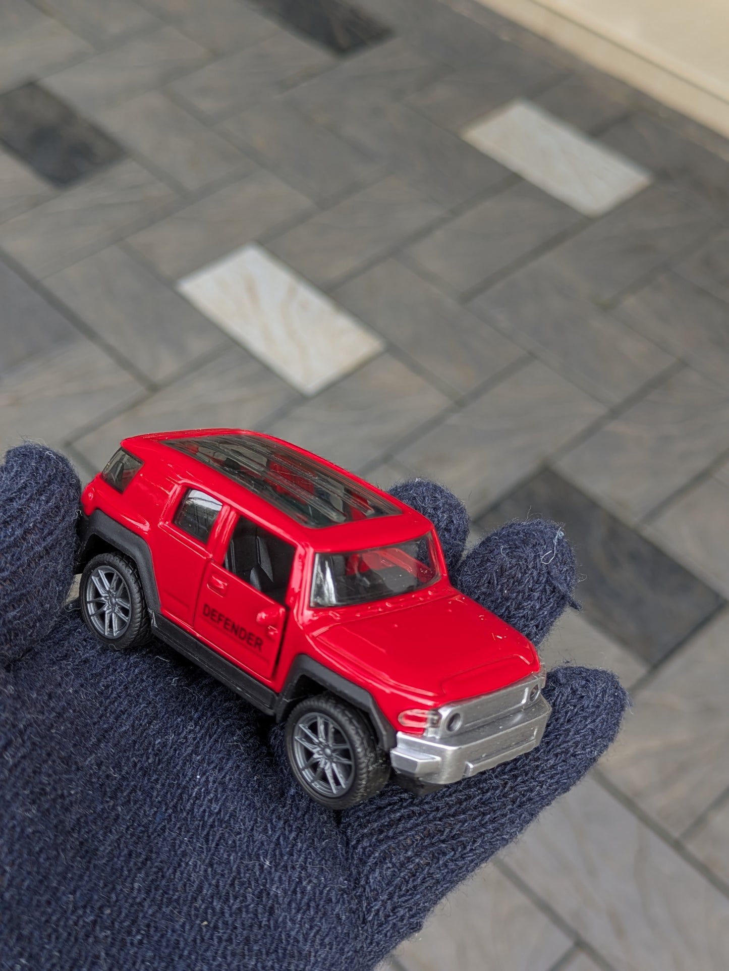 Hot Wheels/Die Cast Diffender Model Metal And Plastic Mix Body ( Red )