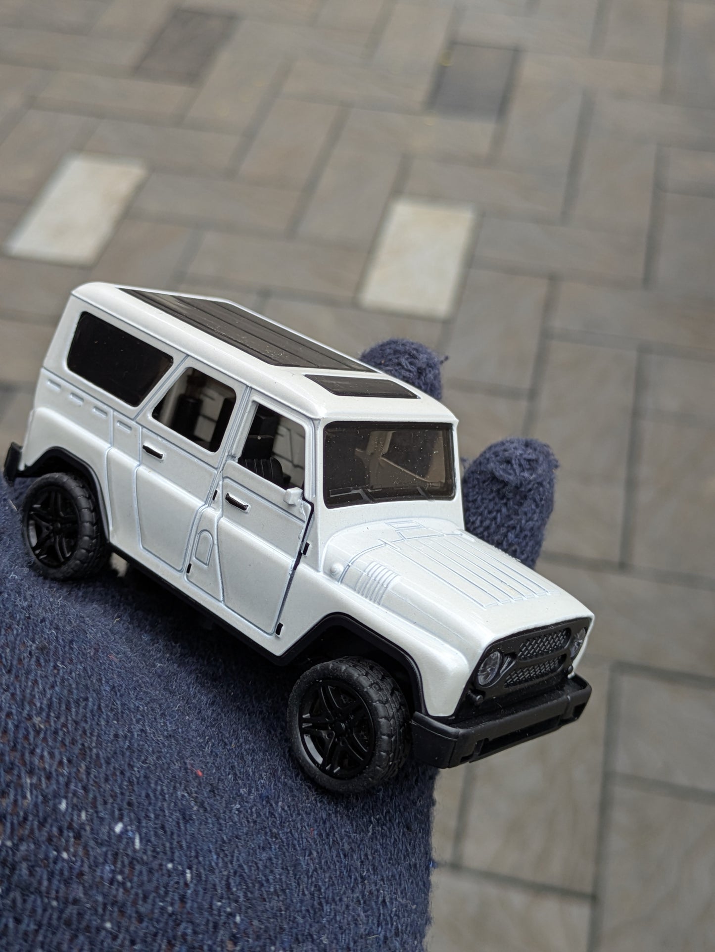 Die-cast Model Metal Body Door Openable