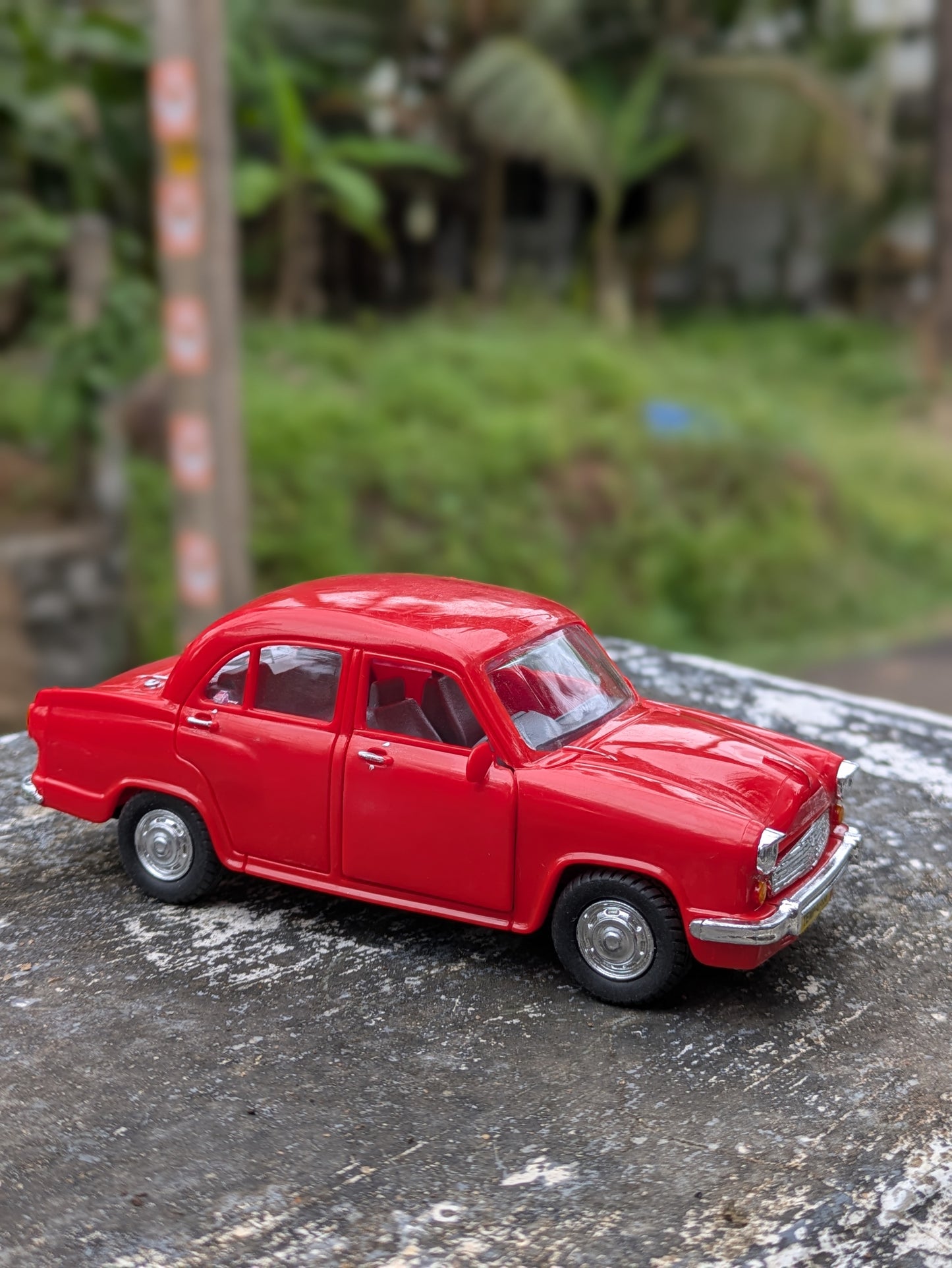 Die-cast Model Ambassador Hard Plastic Body Door Openable