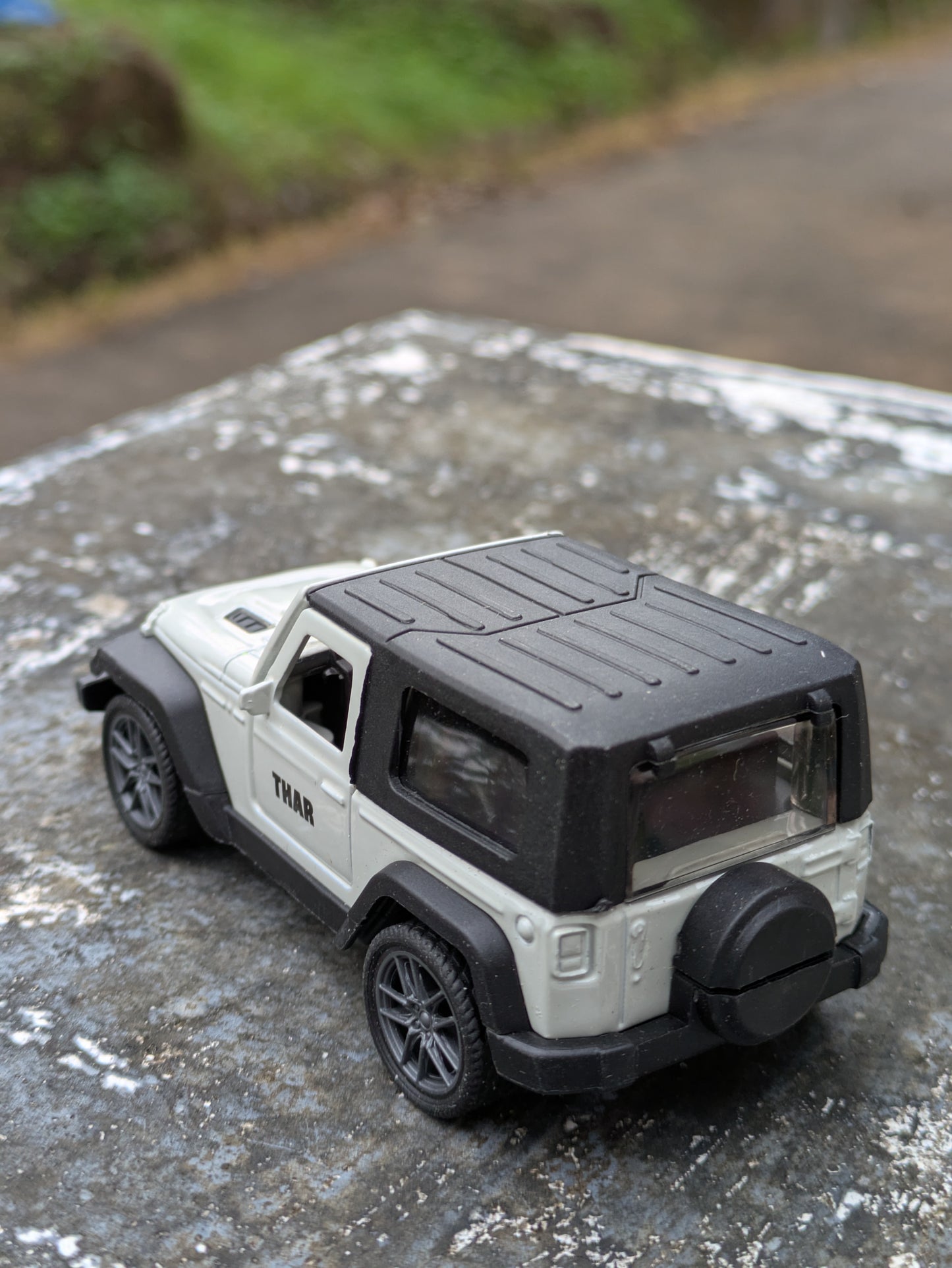 Hot Wheels Thar Model Metal And Plastic Mix Body ( white)