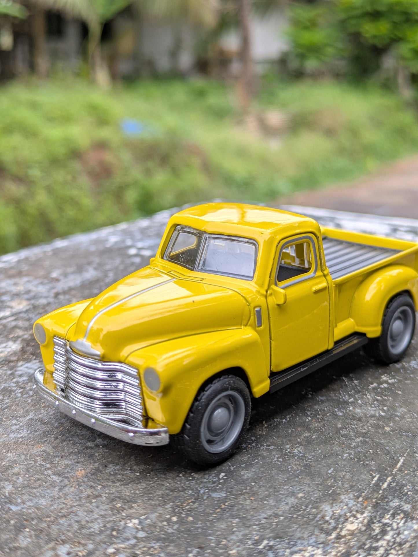 Die-cast Model Metal Body Classic Pickup Truck Door Openable