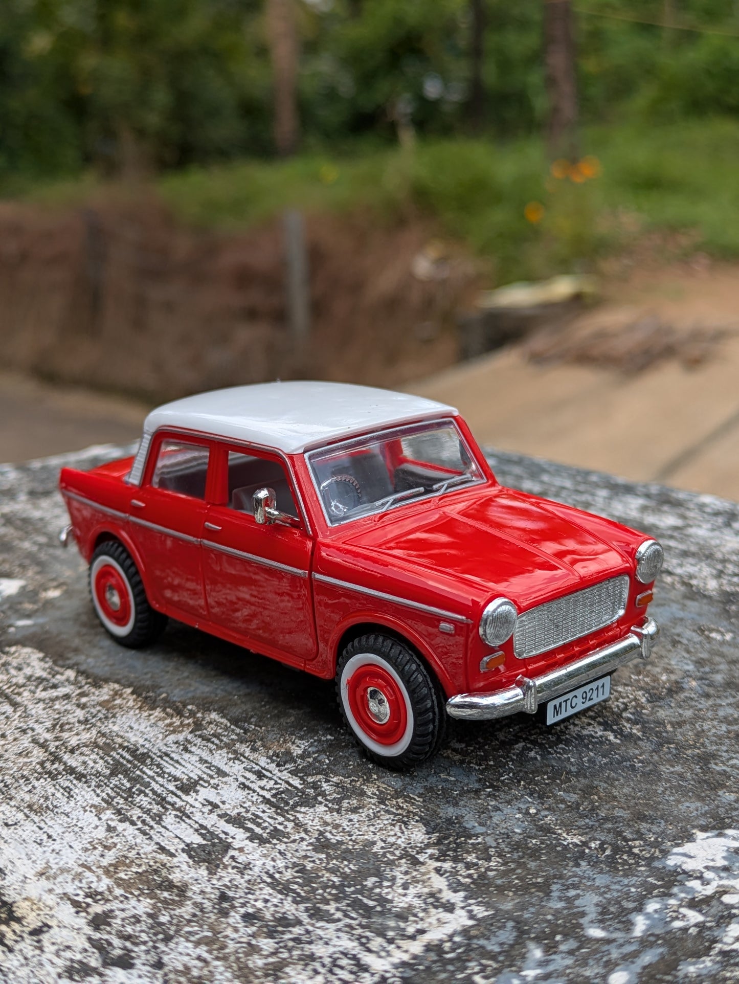 Die-cast Model Premier Padmini Hard Plastic Body Door Openable