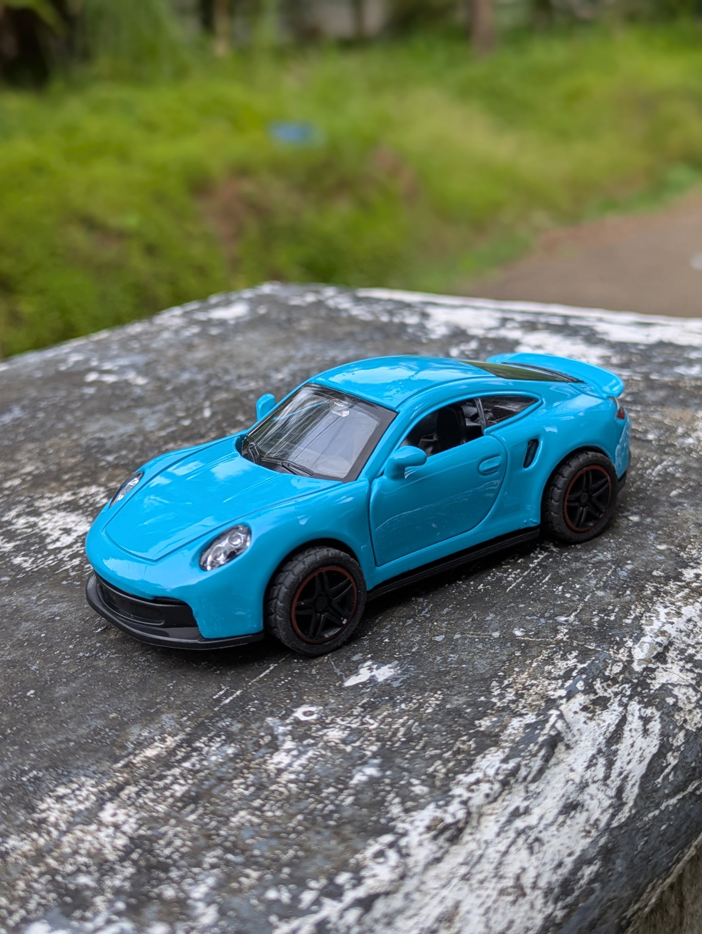 Die-cast Model Metal Body Door Openable (Blue)