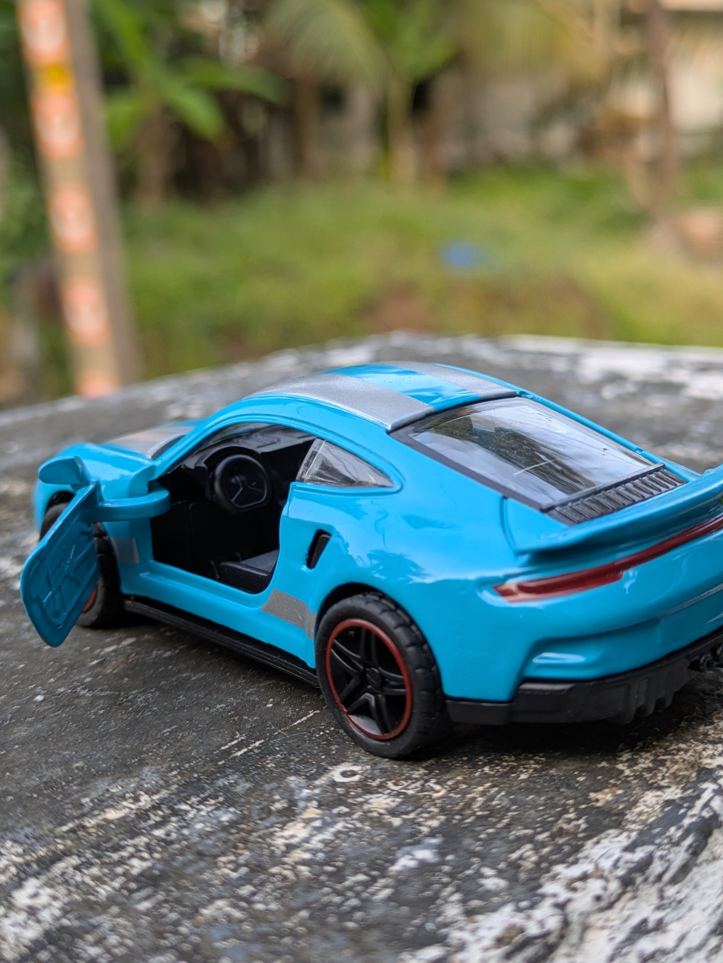 Die-Cast Metal Cars Scale Model Door Openable