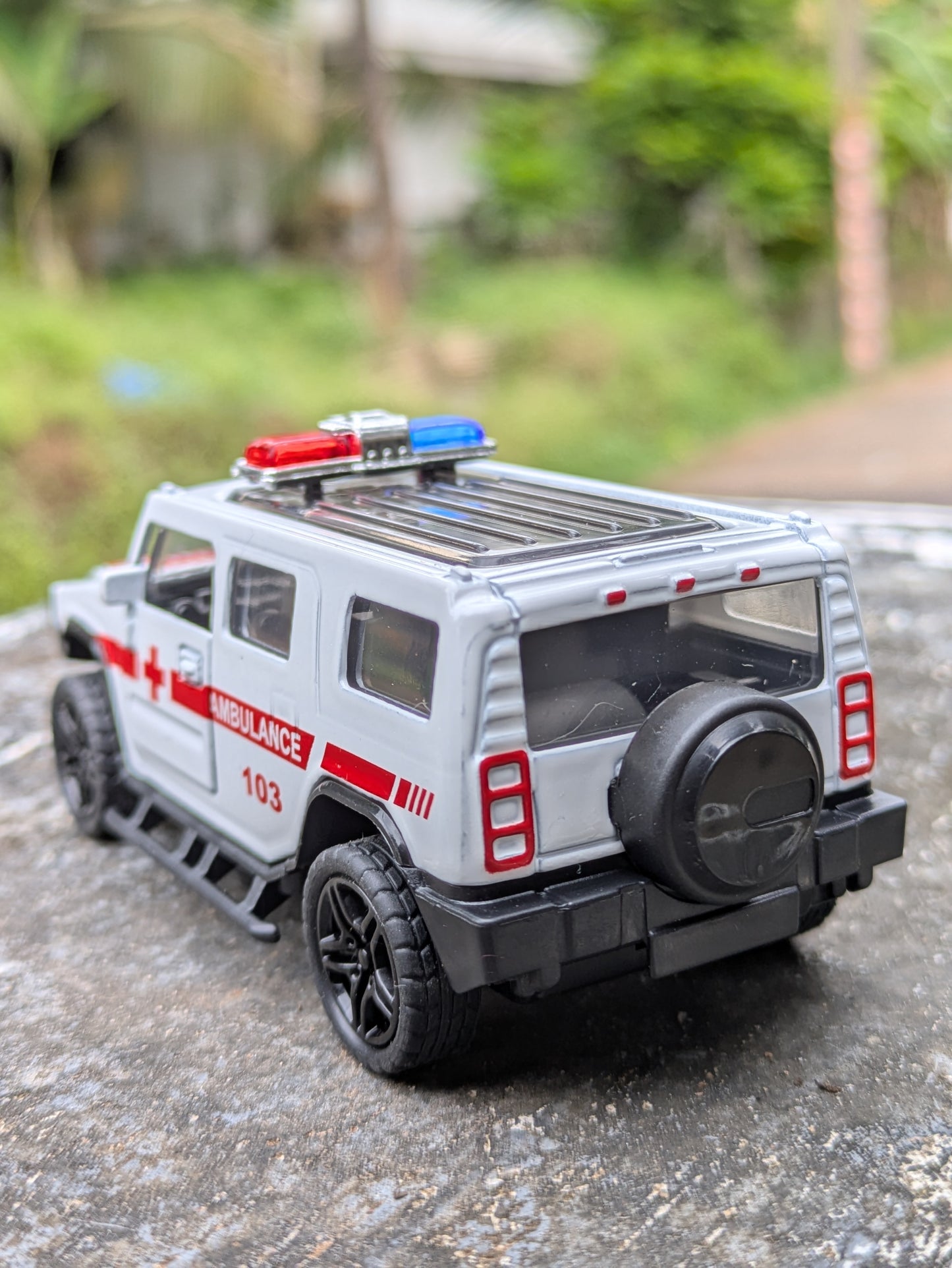 Die-cast Model Metal Body Ambulance Vehicle Door Openable
