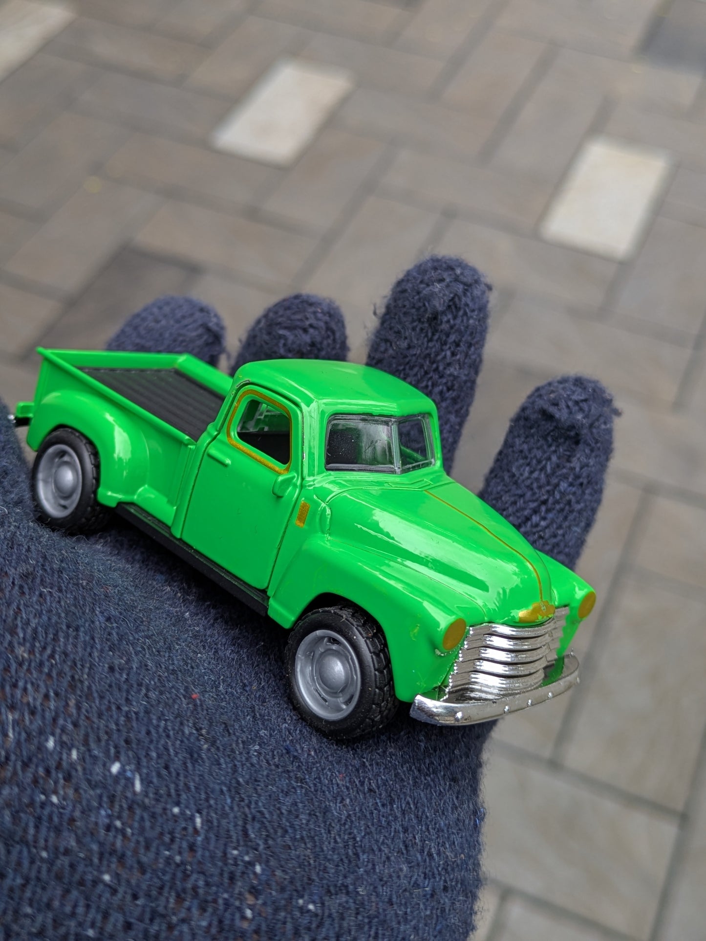 Die-cast Model Metal Body Classic Pickup Truck Door Openable