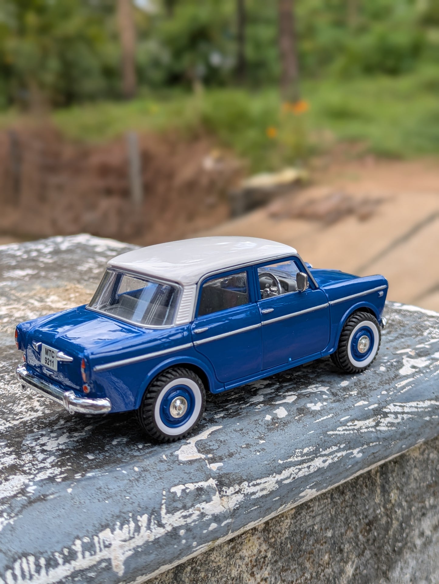 Die-cast Model Premier Padmini Hard Plastic Body Door Openable