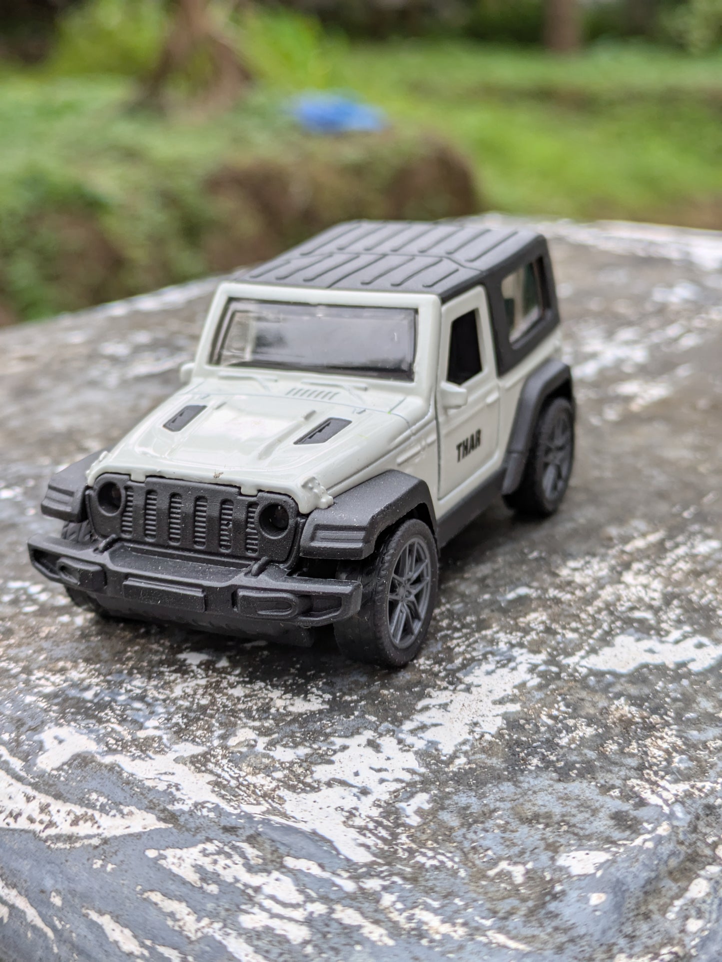 Hot Wheels Thar Model Metal And Plastic Mix Body ( white)