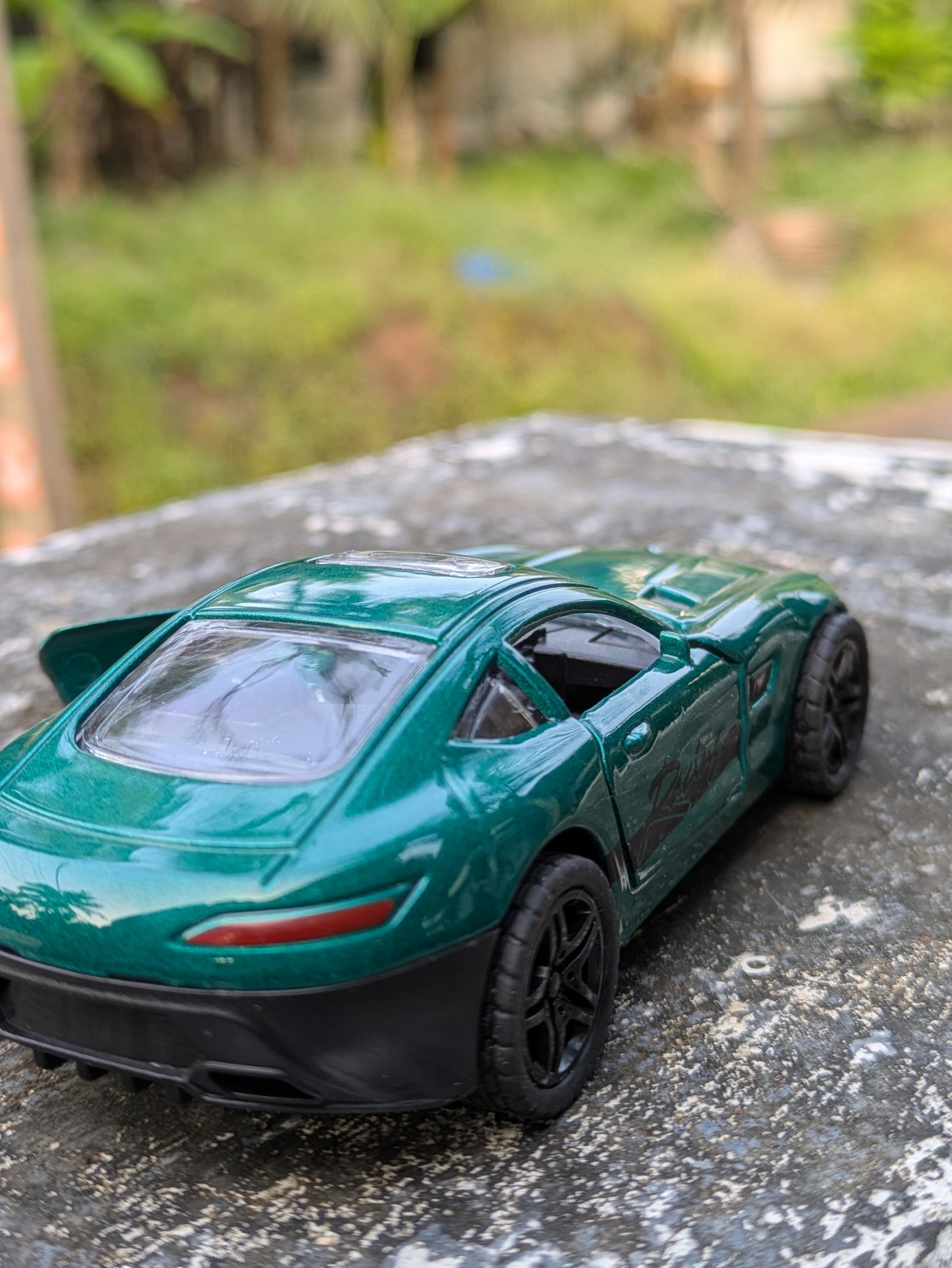 Die-Cast Metal Cars Scale Model Door Openable