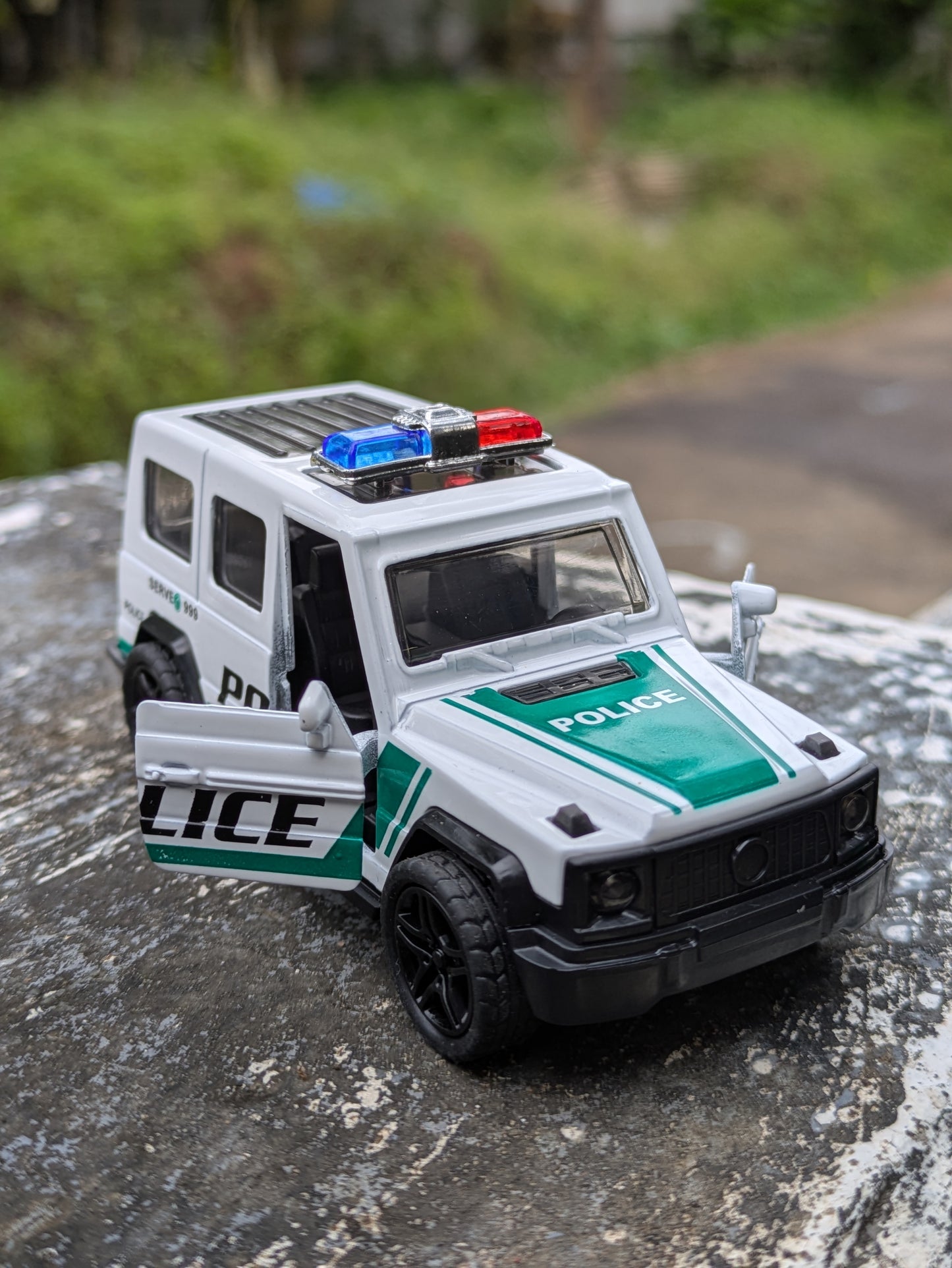 Die-cast Model Metal Body Police Vehicle Door Openable