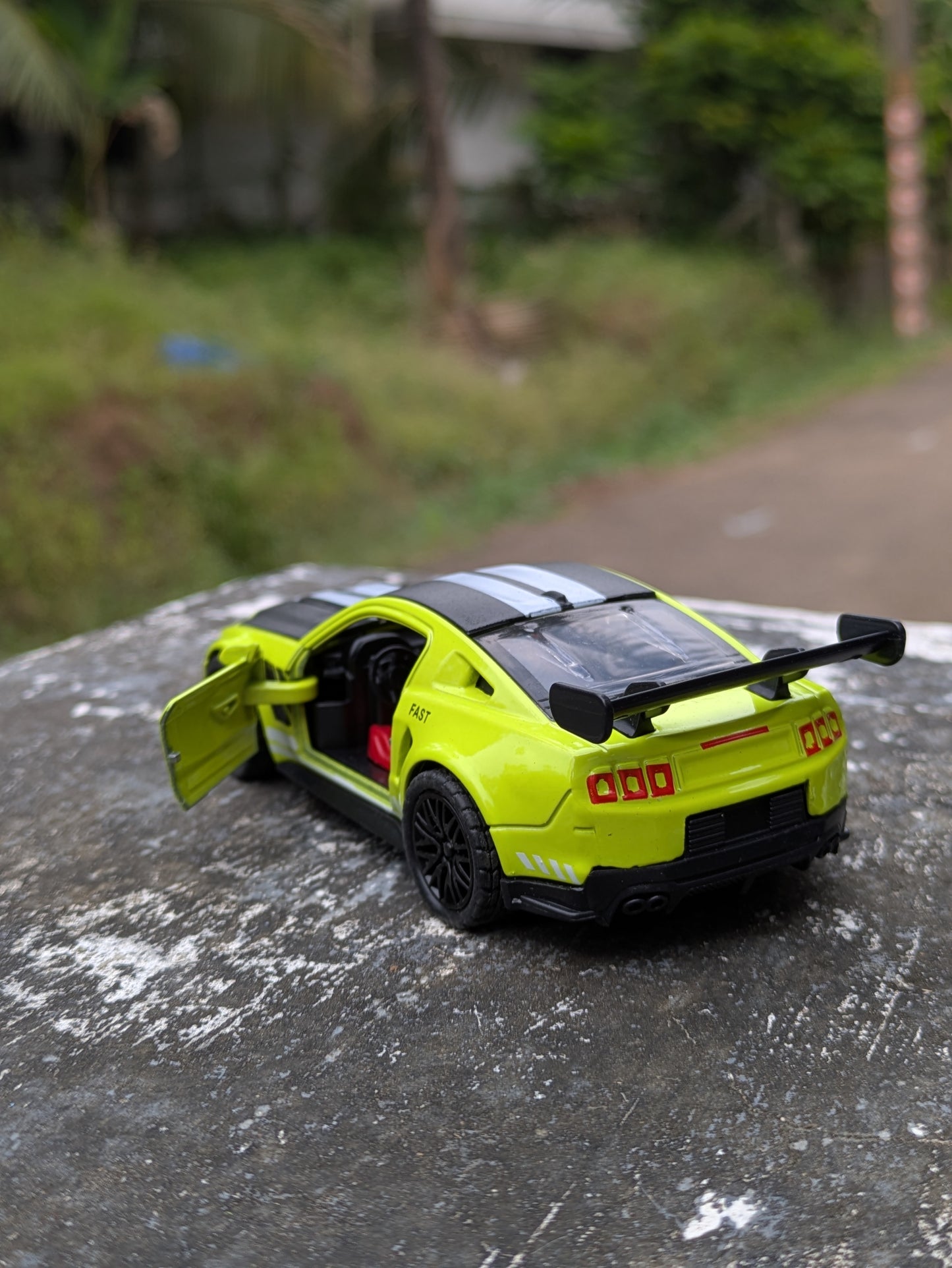 Die-cast Model Metal Body Door Openable