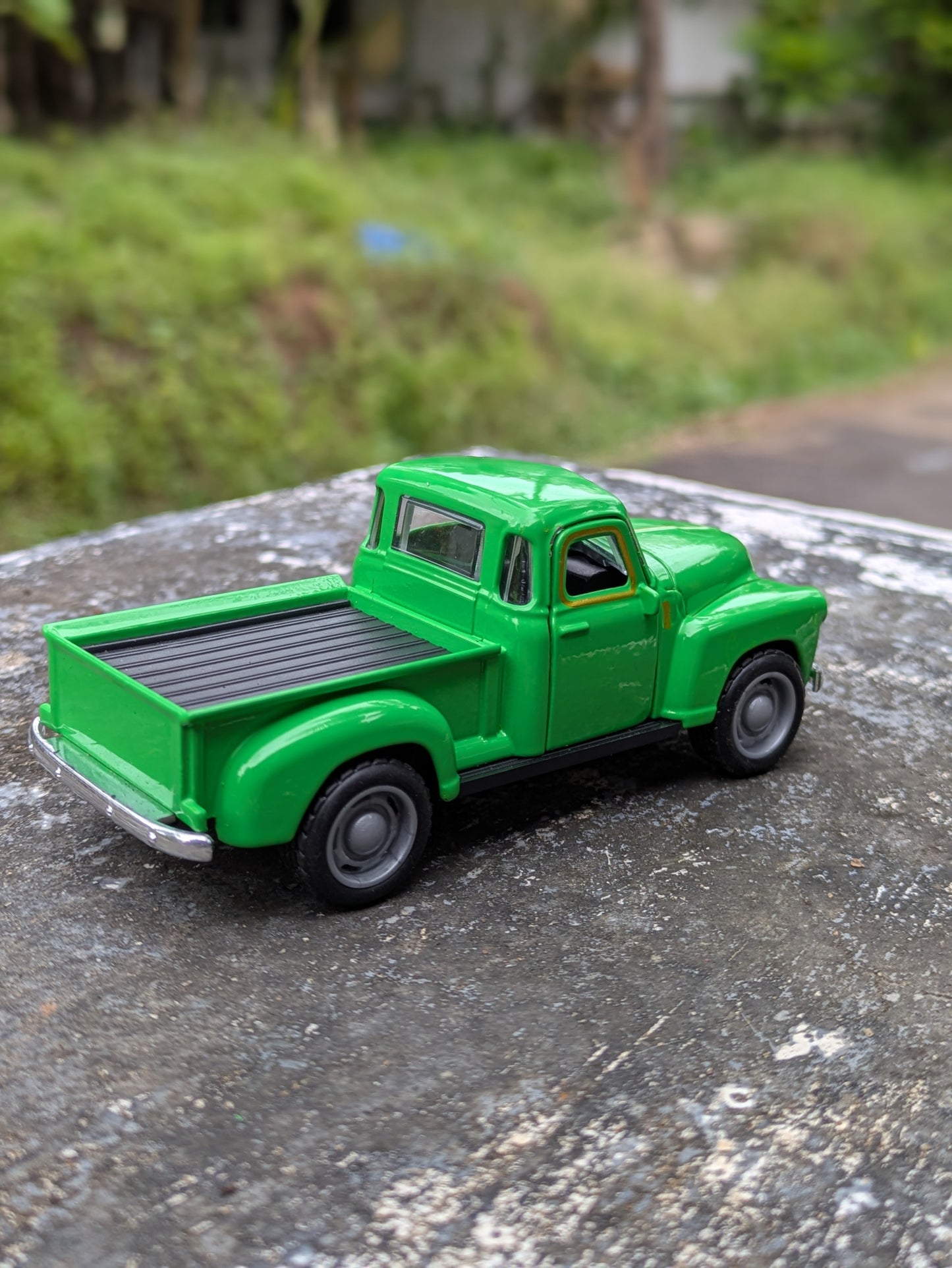 Die-cast Model Metal Body Classic Pickup Truck Door Openable